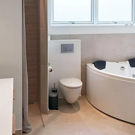 10 Person In Juelsminde *