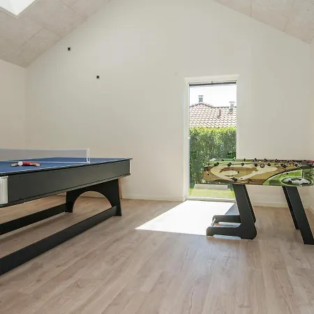 10 Person In Juelsminde