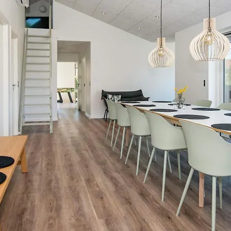 10 Person In Juelsminde *