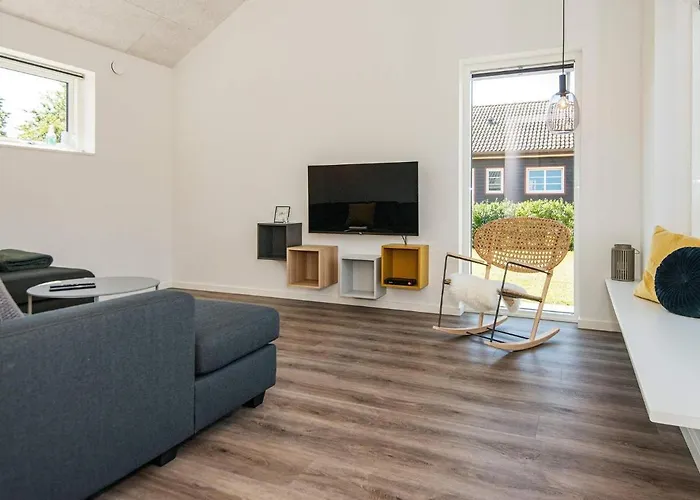 10 Person In Juelsminde